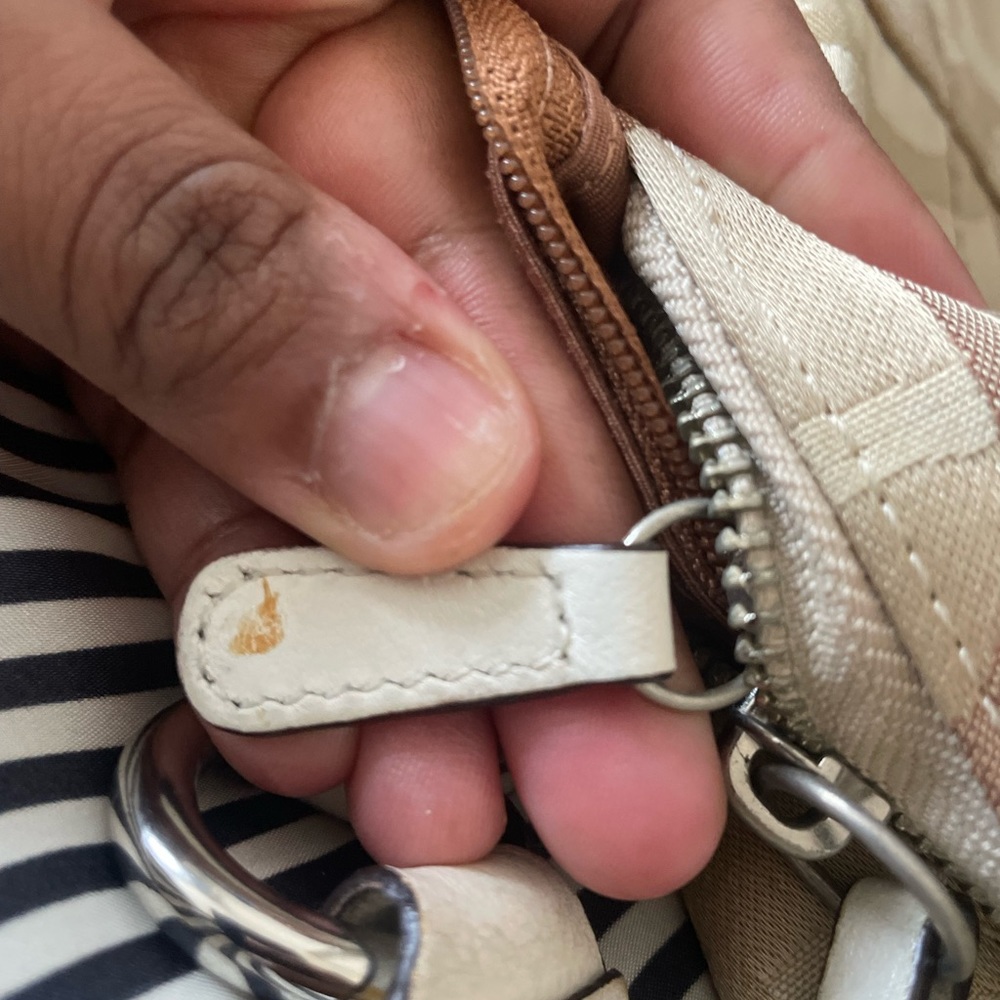 Carly Bag In Optic Signature Sv/White Khaki/Natural - Picture 12 of 16